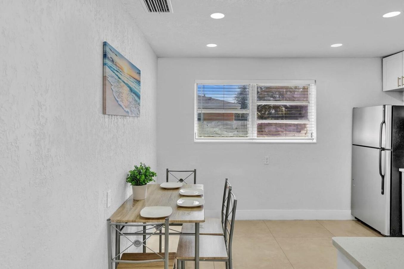 New Stylish 2 Bdrm Mins To Beach & Aventura Mall Hallandale Beach Exterior foto