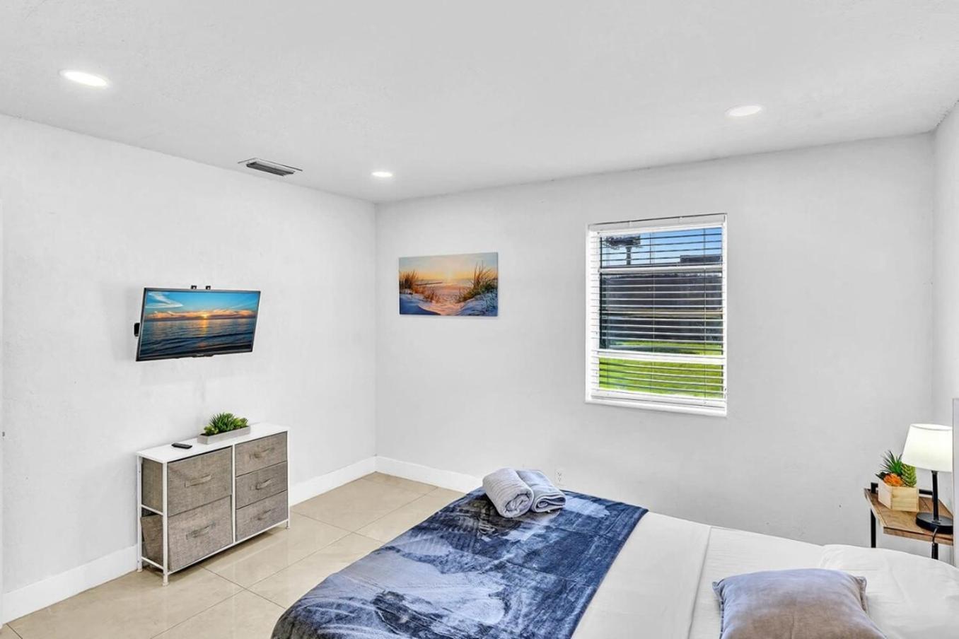 New Stylish 2 Bdrm Mins To Beach & Aventura Mall Hallandale Beach Exterior foto