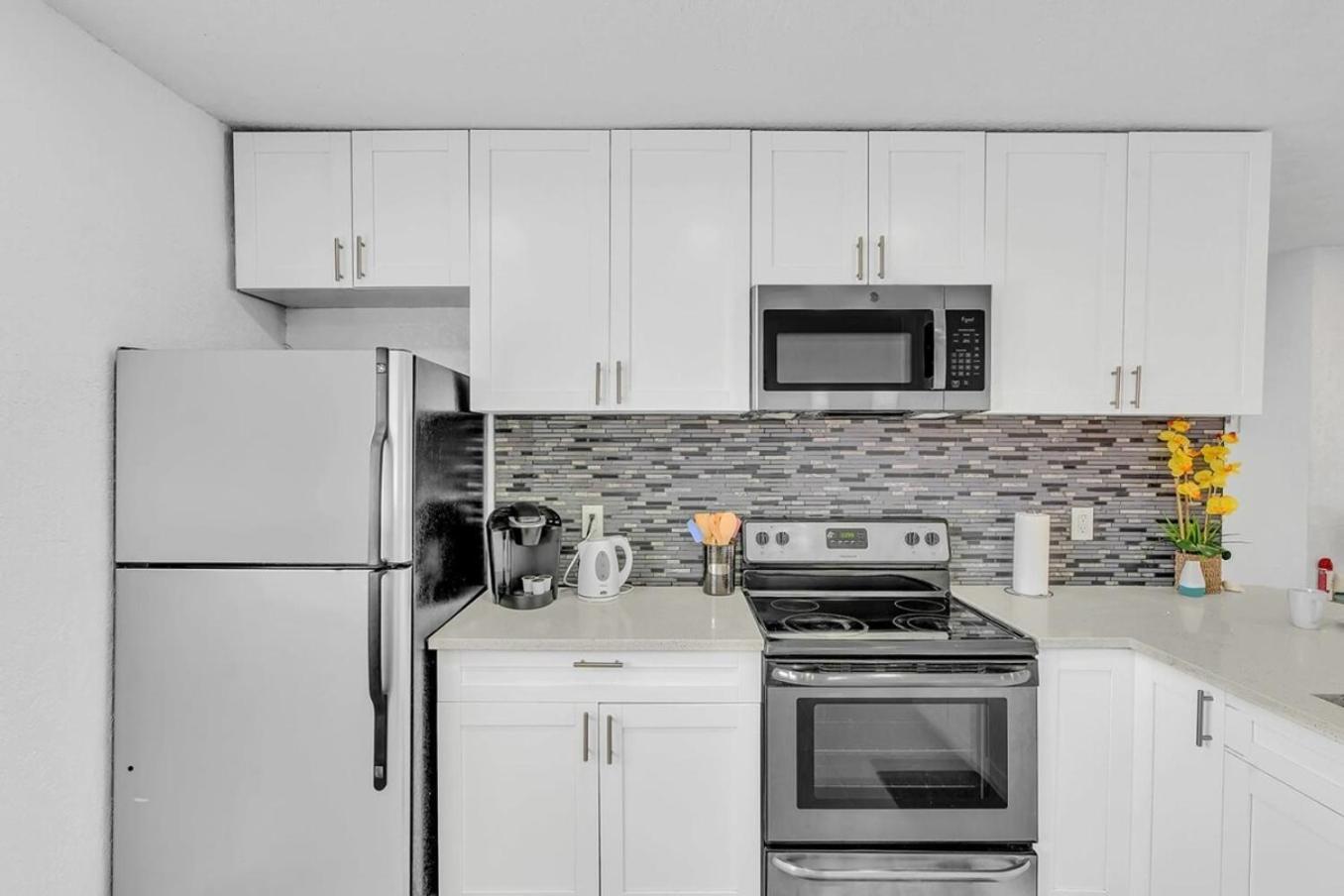 New Stylish 2 Bdrm Mins To Beach & Aventura Mall Hallandale Beach Exterior foto